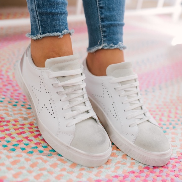NEW Steve Madden Rezume distressed white sneakers - Picture 3 of 9